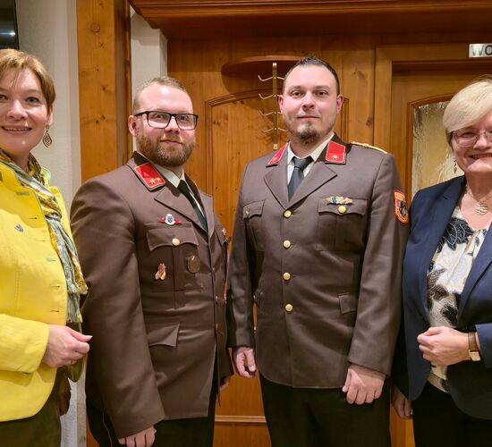 Bgm. Monika Fischer, Kdt. Florian Spitzer, Ktd-Stv. Sascha Althart-Schoisengeier und Vize-Bgm. Erika Zeh